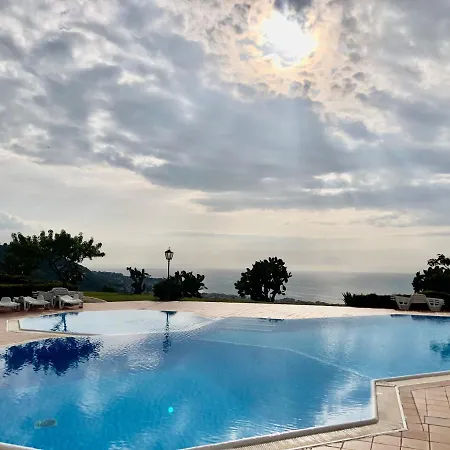 A View 2 Sea Parghelia